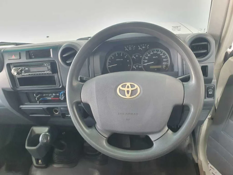 Used 2011 Toyota Land Cruiser 79 4.0 V6 single cab - One Way Auto