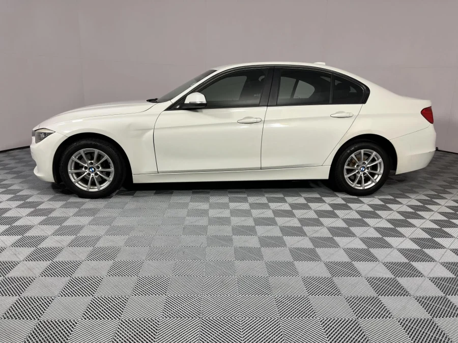 Used 2013 BMW 3 Series 320i sports-auto - WeBuyCars Lansdowne