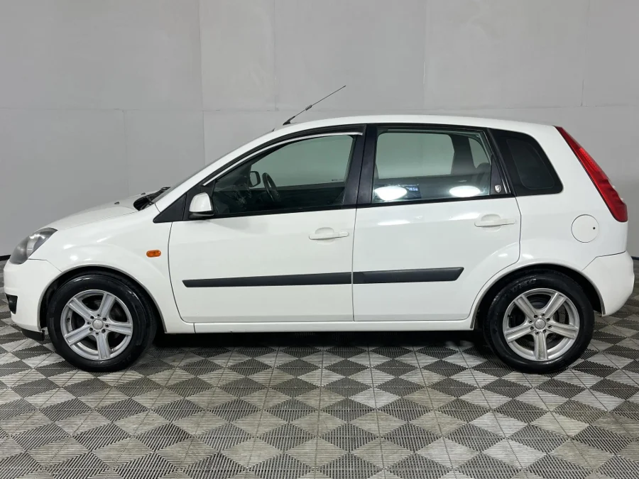 Used 2006 Ford Fiesta 1.6i 5-door Ghia - WeBuyCars George