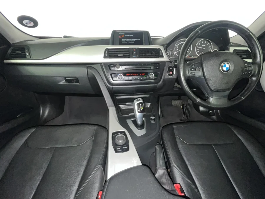 Used 2013 BMW 3 Series 320i sports-auto - WeBuyCars The Dome