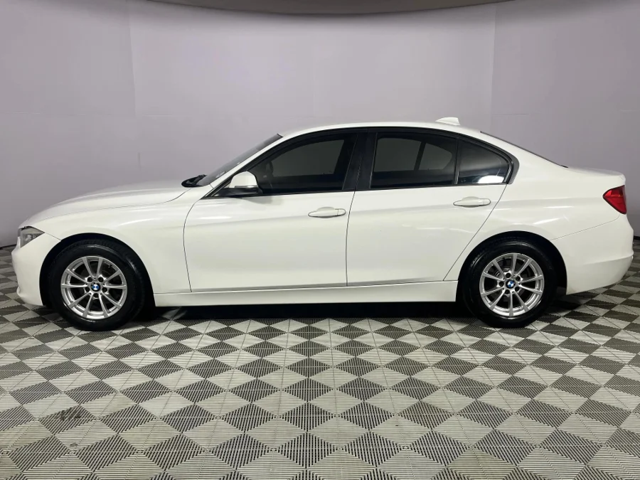 Used 2013 BMW 3 Series 320i sports-auto - WeBuyCars The Dome
