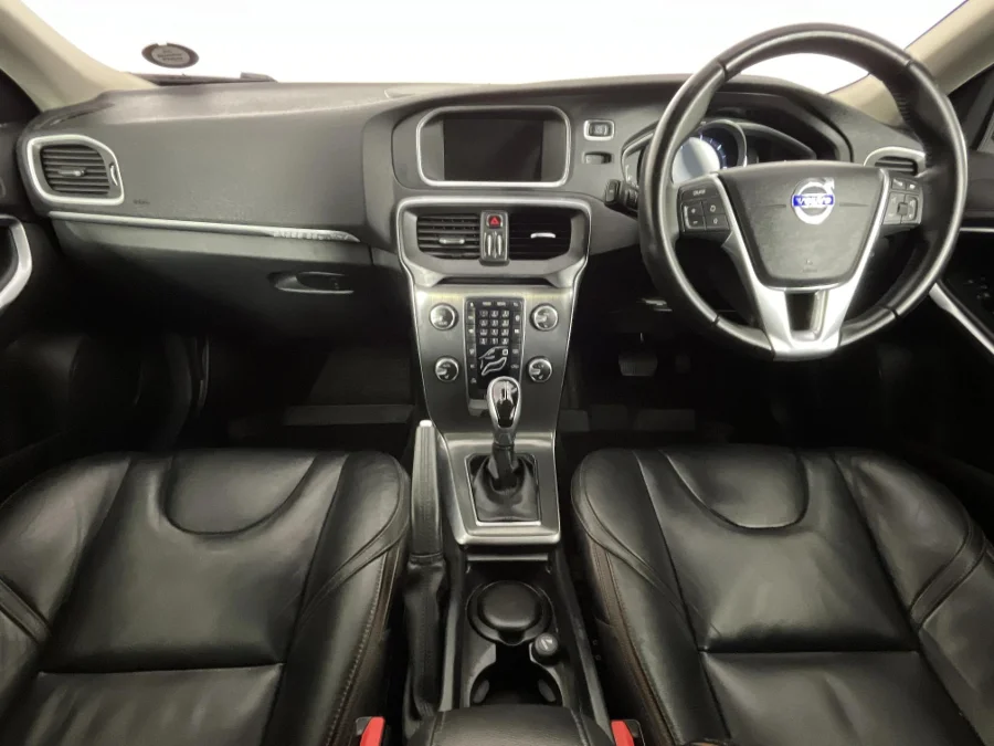 Used 2016 Volvo V40 Cross Country D3 Inscription - WeBuyCars Gqeberha