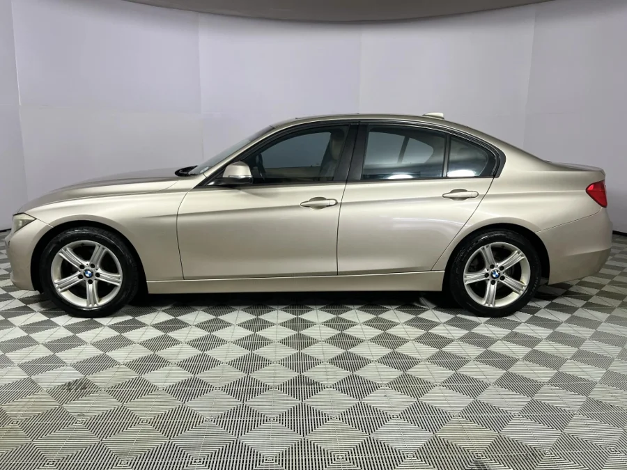Used 2013 BMW 3 Series 320i sports-auto - WeBuyCars The Dome Used 2013 BMW 3 Series 320i sports-auto - WeBuyCars The Dome