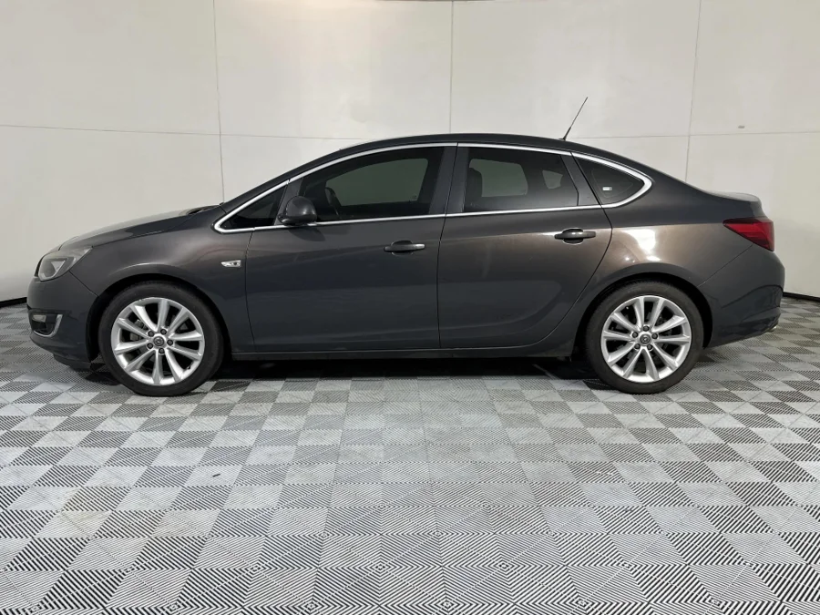 Used 2014 Opel Astra sedan 1.6 Turbo Cosmo - WeBuyCars Midstream