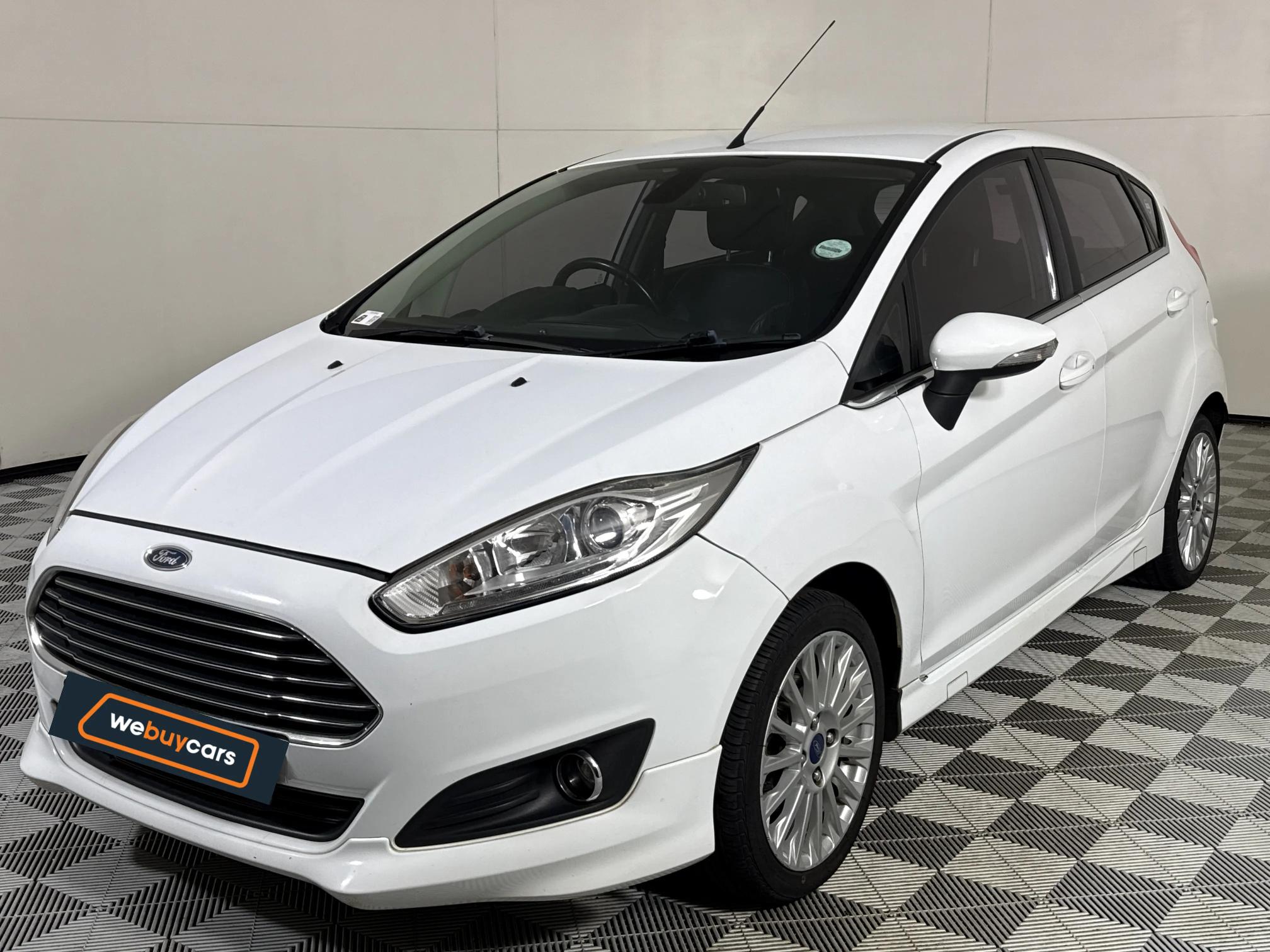 Used 2016 Ford Fiesta 5-door 1.0T Titanium