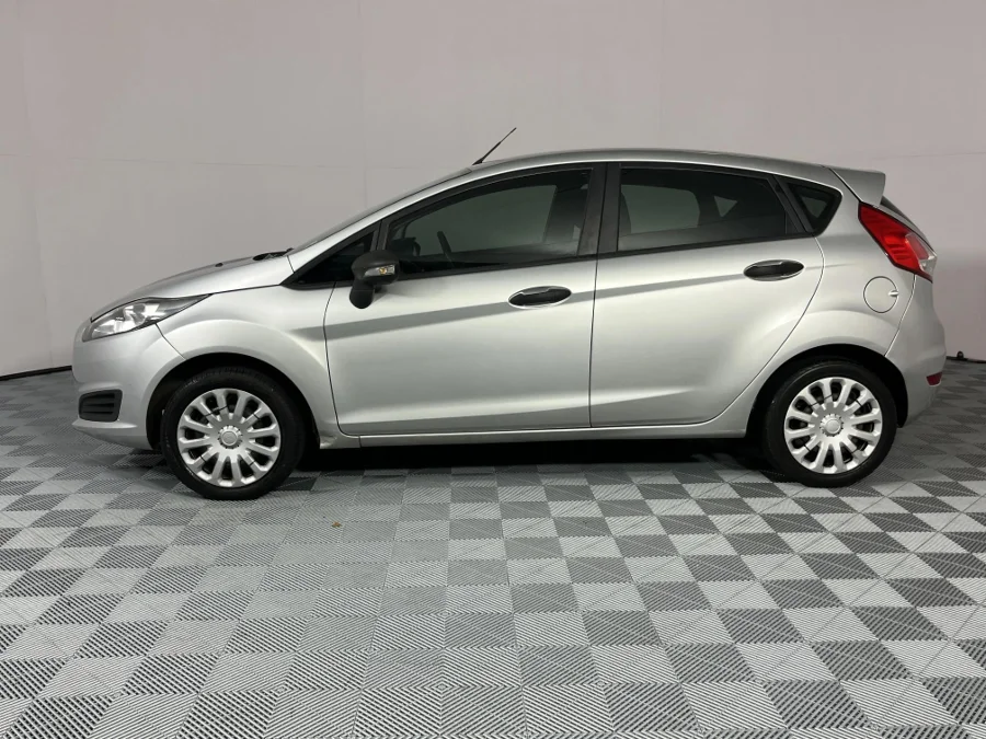 Used 2017 Ford Fiesta 5-door 1.4 Ambiente - WeBuyCars Lansdowne
