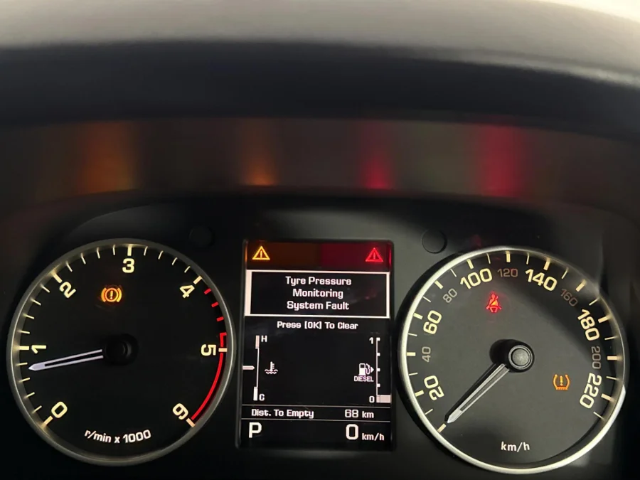 Used 2012 Land Rover Discovery SDV6 HSE - WeBuyCars Midstream