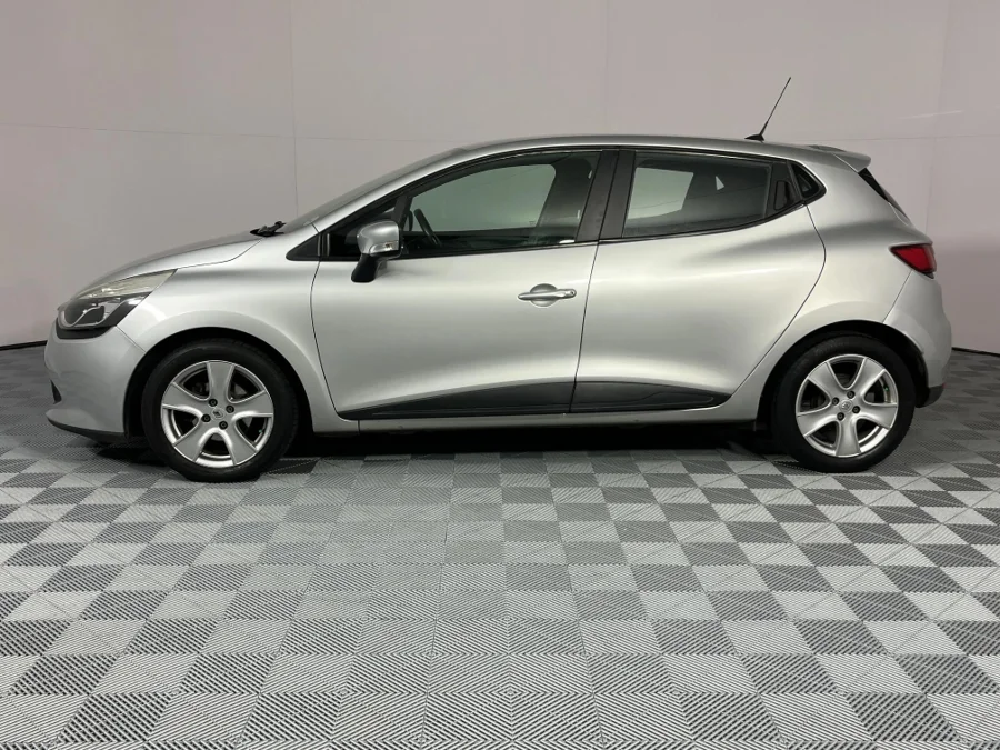 Used 2013 Renault Clio 66kW turbo Expression - WeBuyCars Lansdowne