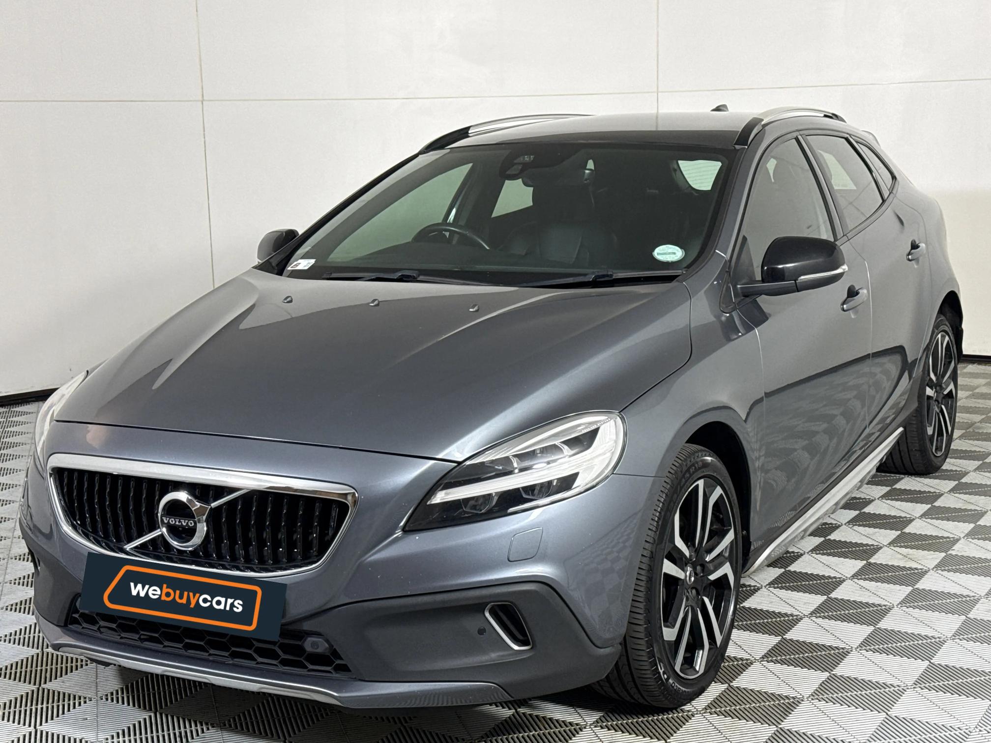 Used 2018 Volvo V40 Cross Country D4 Inscription