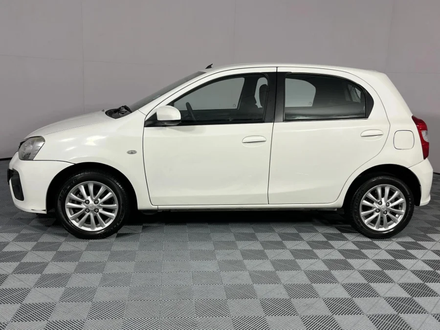 Used 2017 Toyota Etios sedan 1.5 Sprint - WeBuyCars Lansdowne
