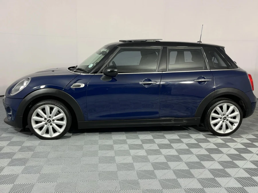 Used 2015 MINI Hatch Cooper Hatch 5-door Seven 7 auto - WeBuyCars Brackenfell Cape Town