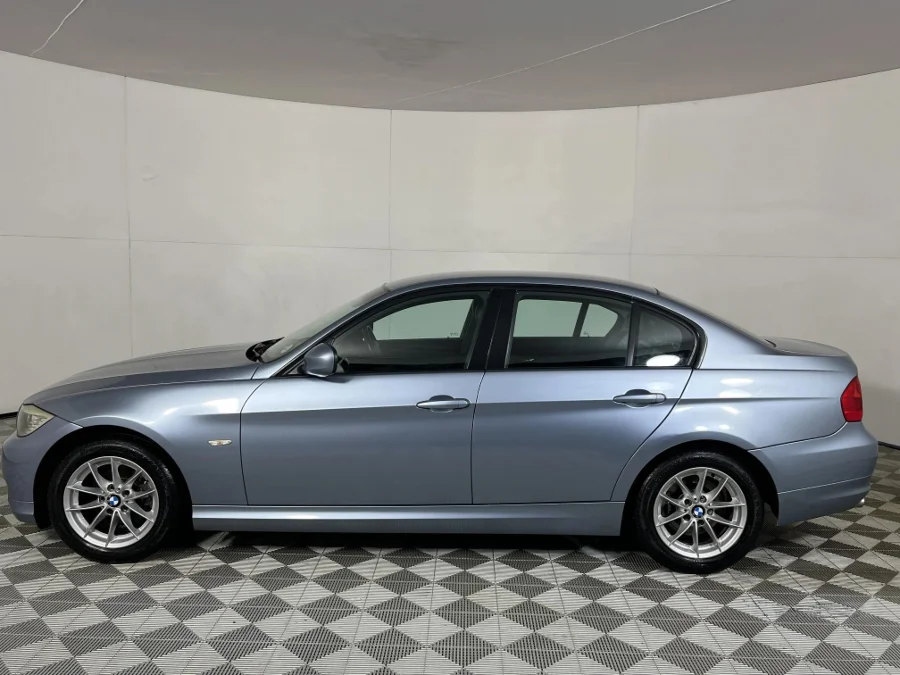Used 2011 BMW 3 Series 320i auto - WeBuyCars Midstream