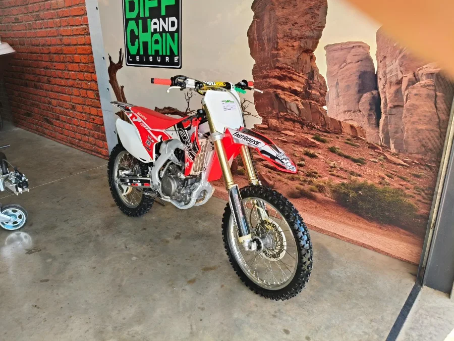 Used 2015 Honda CRF 250R twin pipe Manual - The Diff And Chain