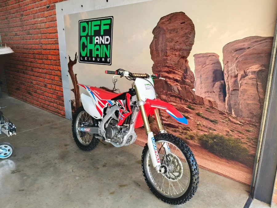 Used 2016 Honda CRF 250 R twin pipe Manual - The Diff And Chain