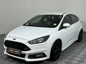 Used 2017 Ford Focus ST 1