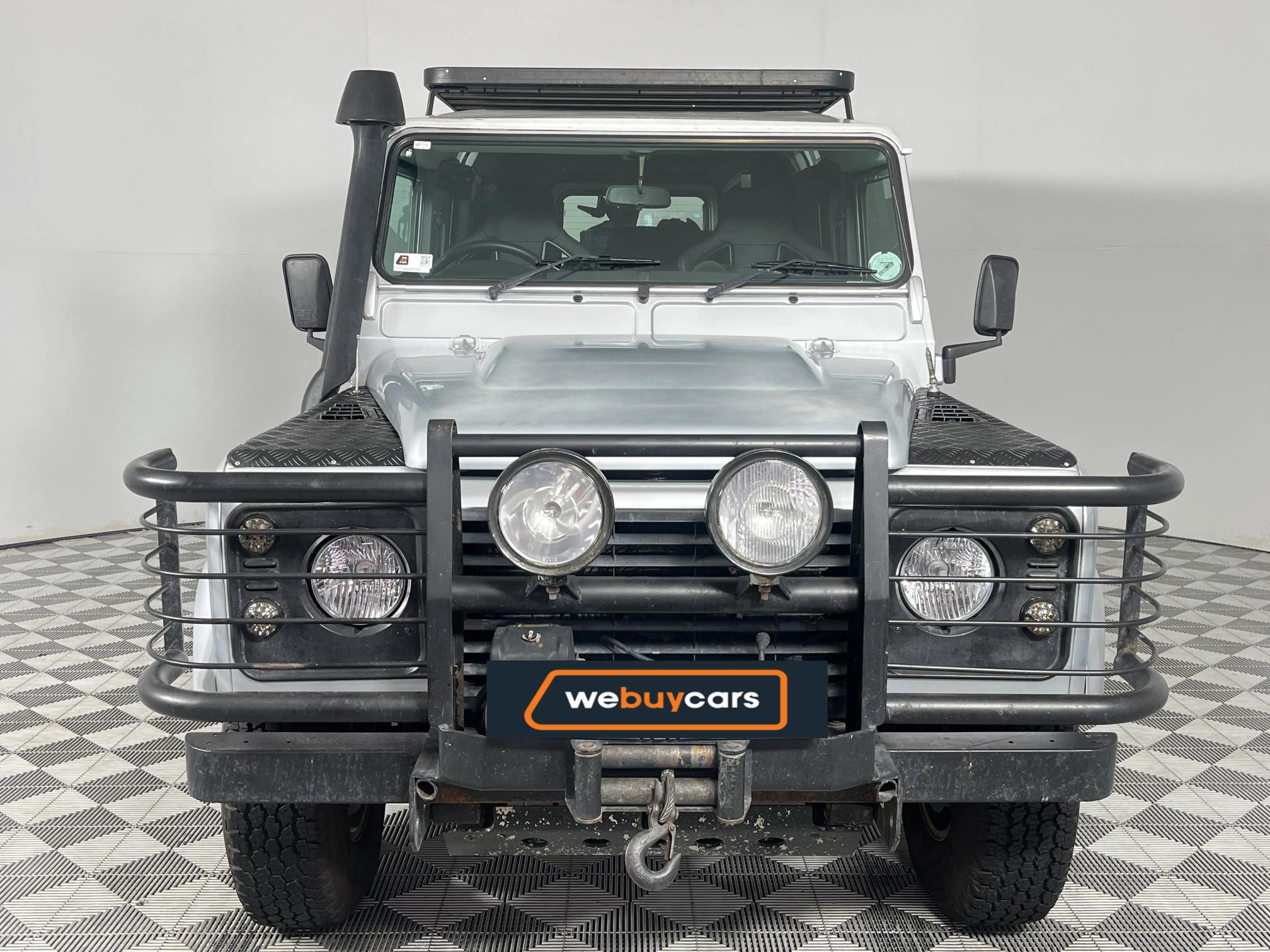 Used 2011 Land Rover Defender 110 TD multi-purpose | Junk Mail Marketplace
