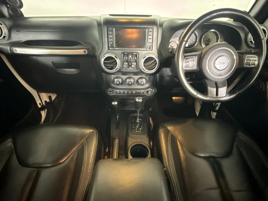 Used 2015 Jeep Wrangler Unlimited Sahara 3.6L 75th Anniversary Edition - WeBuyCars Midstream