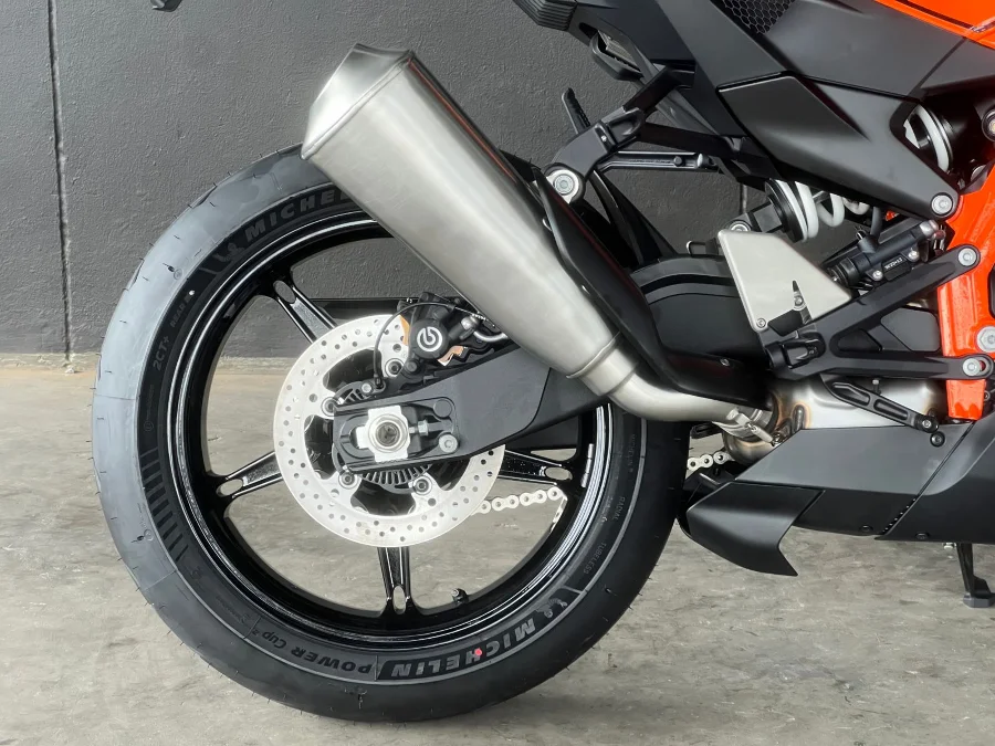 KTM 990 RC R - FAST KTM KTM 990 RC R - FAST KTM