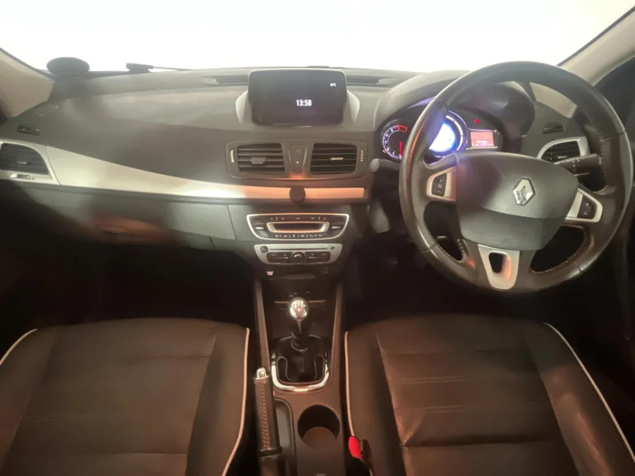Used 2013 Renault Fluence 2.0 Dynamique - WeBuyCars Germiston
