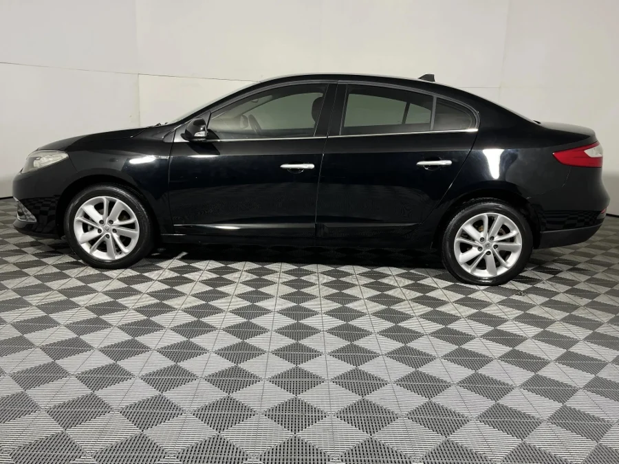 Used 2013 Renault Fluence 2.0 Dynamique - WeBuyCars Germiston