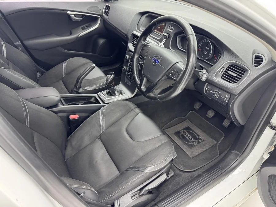 Used 2013 Volvo V40 T3 Essential - EBK Auto