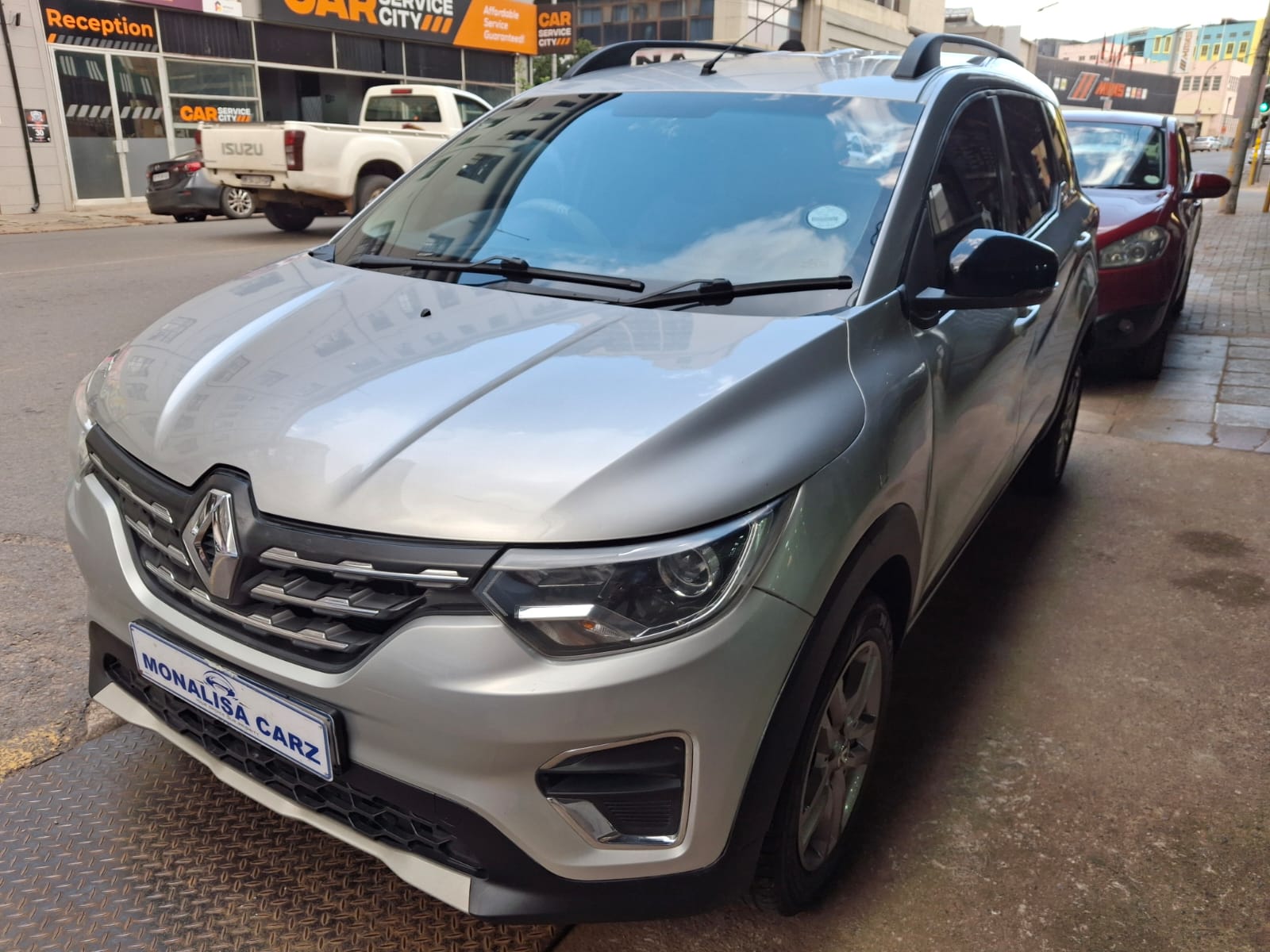 Used 2022 Renault Triber 1.0 Intens manual