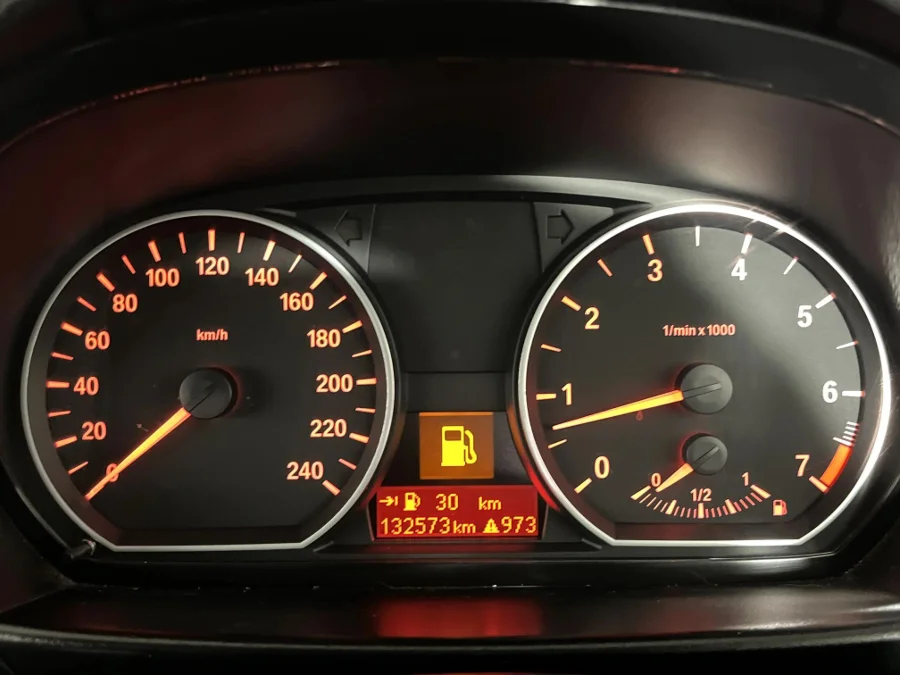 Used 2011 BMW 1 Series 118i 3-door - WeBuyCars Germiston