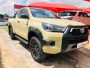 Used 2022 Toyota Hilux 2.8GD-6 Xtra cab Legend manual