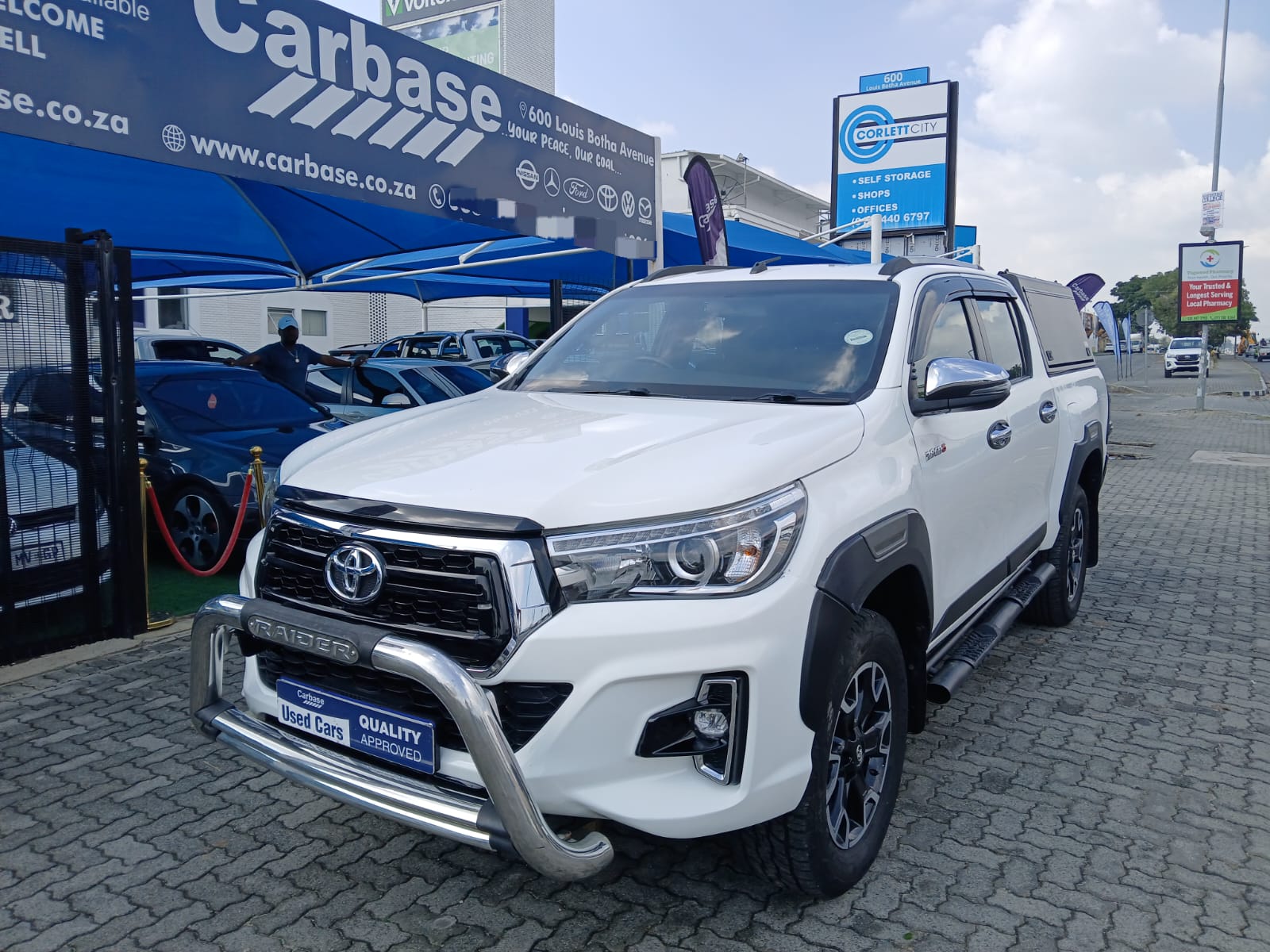Used 2019 Toyota Hilux 4.0 V6 double cab 4x4 Raider Dakar edition