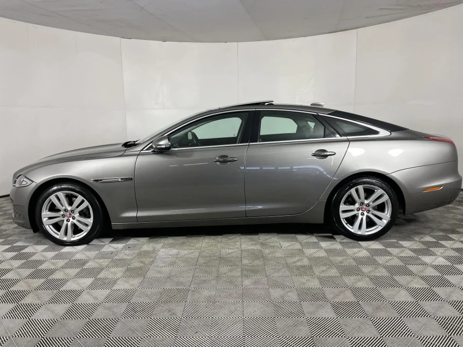 Used 2017 Jaguar XJ 3.0D Luxury - WeBuyCars The Dome