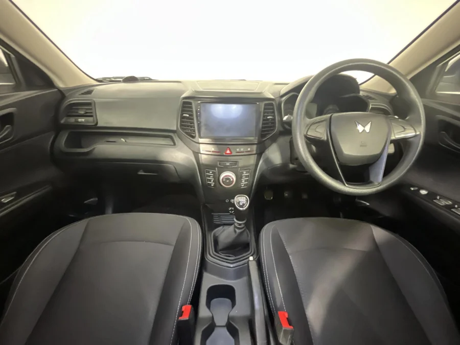 Used 2024 Mahindra XUV300 1.2T W4 SE - WeBuyCars Brackenfell Cape Town