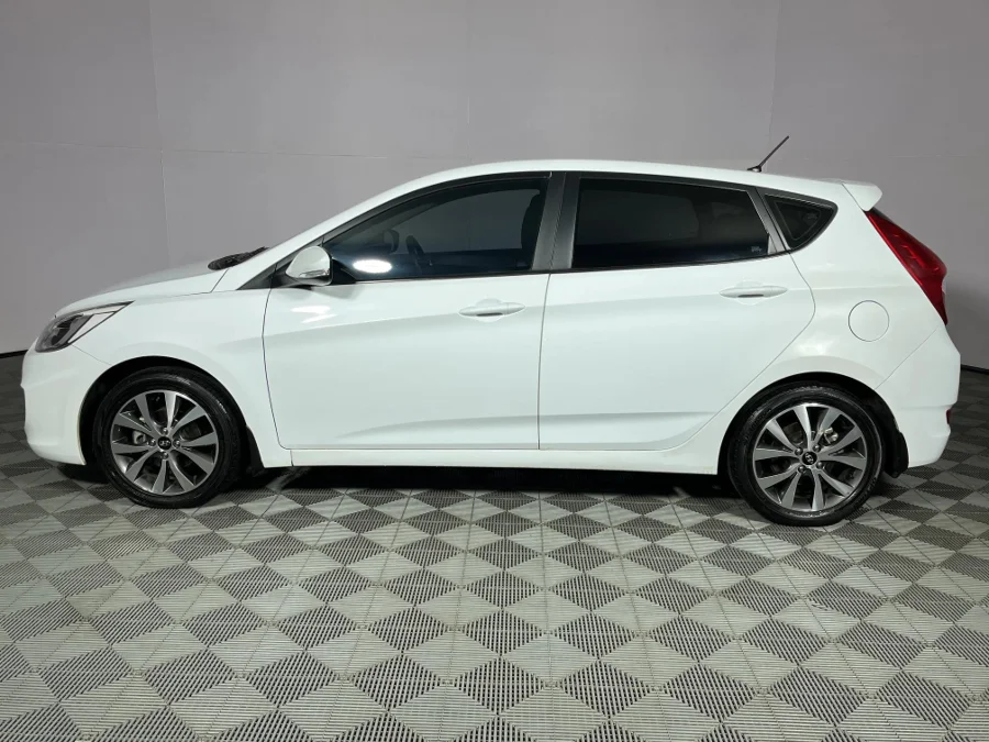Used 2017 Hyundai Accent hatch 1.6 Fluid - WeBuyCars Rustenburg