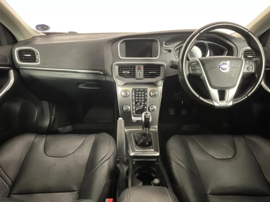 Used 2015 Volvo V40 D2 Excel - WeBuyCars Gqeberha