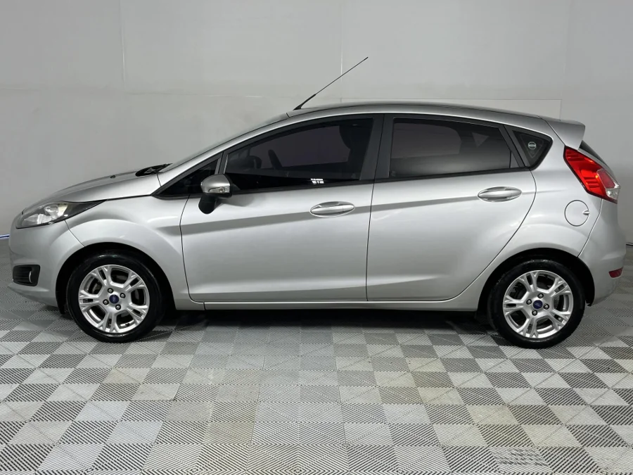 Used 2014 Ford Fiesta 5-door 1.6TDCi Trend - WeBuyCars Silverlakes