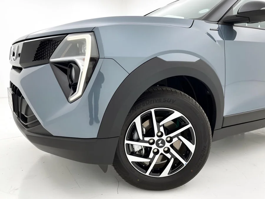 Used 2025 Mahindra XUV 3XO 1.2T AX5 auto - Suzuki Bassonia Used 2025 Mahindra XUV 3XO 1.2T AX5 auto - Suzuki Bassonia