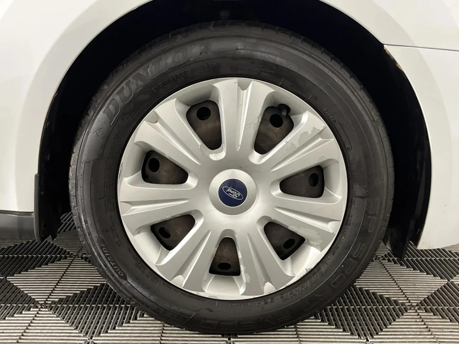 Used 2015 Ford Tourneo Connect 1.0T Ambiente - WeBuyCars Germiston