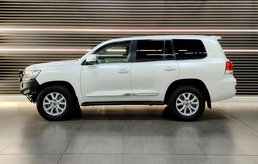 Used 2016 Toyota Land Cruiser 200 4.5D-4D V8 VX - BOTHA AND DEYSEL EXECUTIVE MOTORS Used 2016 Toyota Land Cruiser 200 4.5D-4D V8 VX - BOTHA AND DEYSEL EXECUTIVE MOTORS