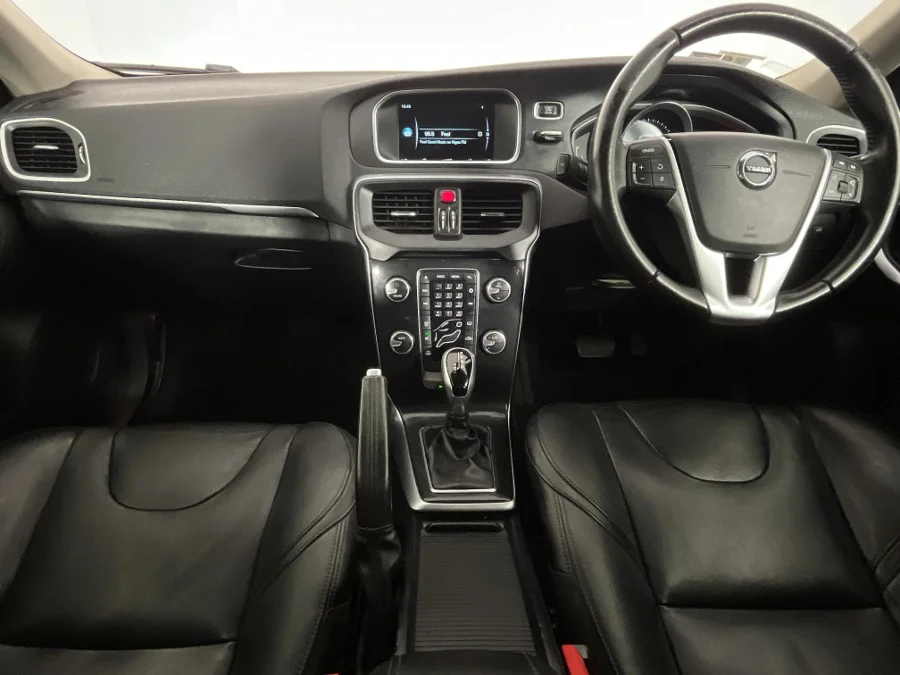 Used 2017 Volvo V40 D3 Momentum - WeBuyCars Gqeberha