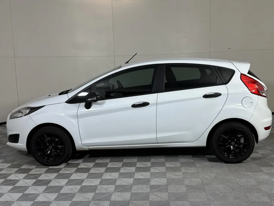 Used 2017 Ford Fiesta 5-door 1.0T Ambiente - WeBuyCars Midstream