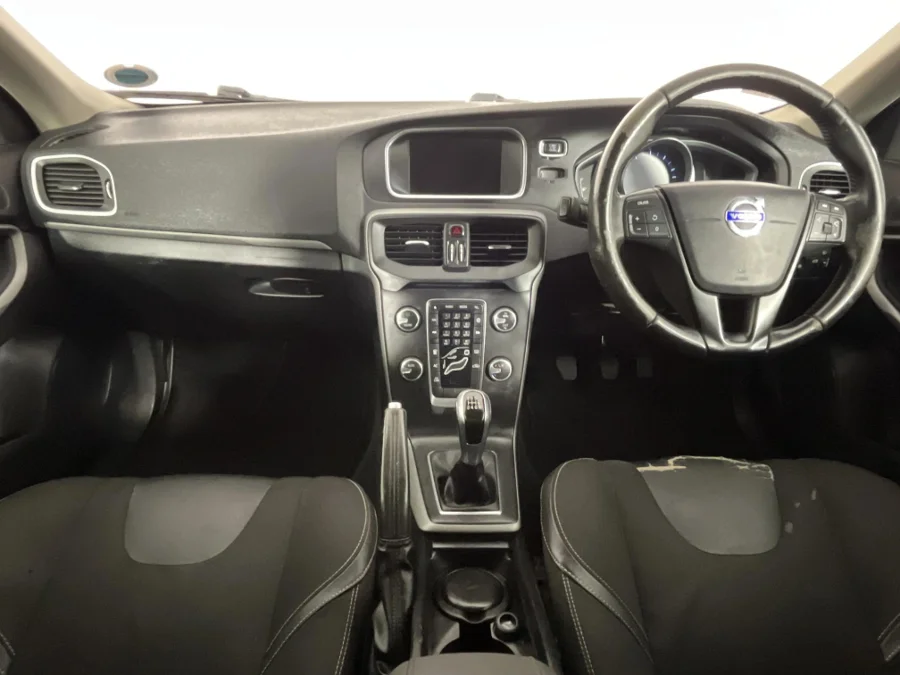 Used 2016 Volvo V40 T3 Kinetic - WeBuyCars Gqeberha