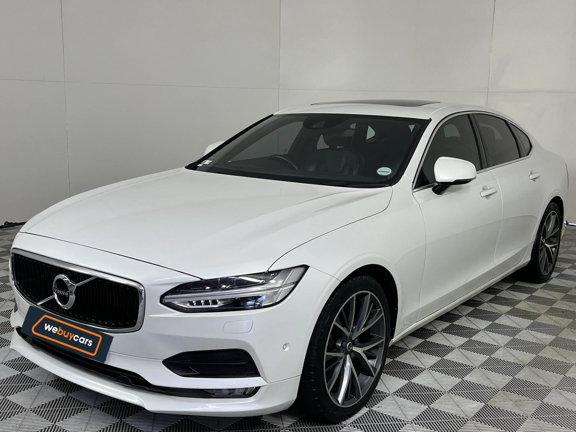 Used 2021 Volvo S90 D4 Momentum