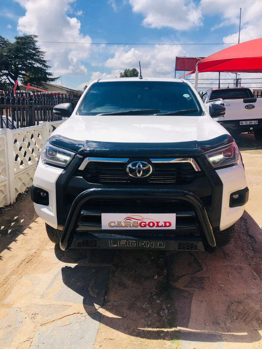 Used 2023 Toyota Hilux 2.8GD-6 Xtra cab Legend manual - Cars Gold