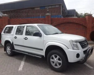 Used 2009 Isuzu KB 240 double cab LE