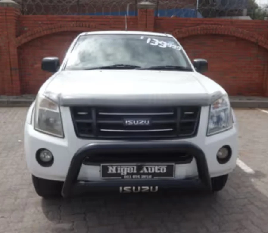 Used 2009 Isuzu KB 240 double cab LE - Nigel Auto Centre