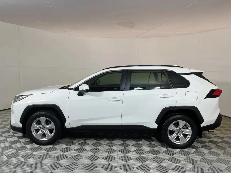 Used 2020 Toyota RAV4 2.0 GX auto - WeBuyCars Silverlakes