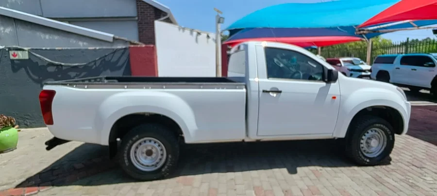 Used 2021 Isuzu D-Max 250C dropside - JB Auto