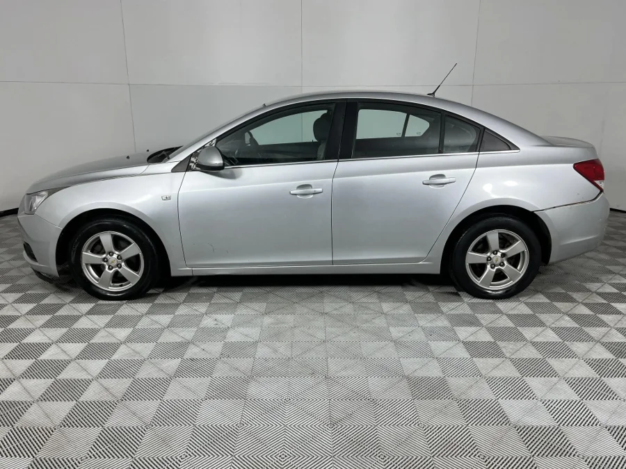 Used 2012 Chevrolet Cruze sedan 1.6 LS - WeBuycars East London