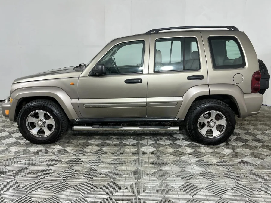 Used 2006 Jeep Cherokee 2.8LCRD Limited automatic - WeBuyCars George