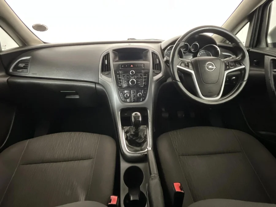 Used 2013 Opel Astra hatch 1.4 Turbo Enjoy - WeBuyCars JHB South Used 2013 Opel Astra hatch 1.4 Turbo Enjoy - WeBuyCars JHB South