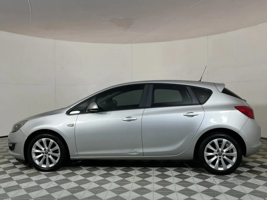 Used 2013 Opel Astra hatch 1.4 Turbo Enjoy - WeBuyCars JHB South Used 2013 Opel Astra hatch 1.4 Turbo Enjoy - WeBuyCars JHB South